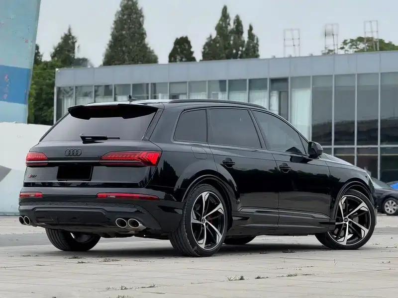 Audi SQ7 2024 4.0 TFSI Dark Knight Edition — миниатюра 6