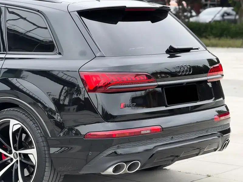 Audi SQ7 2024 4.0 TFSI Dark Knight Edition — миниатюра 10