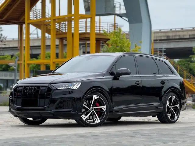 Audi SQ7 2024 4.0 TFSI Dark Knight Edition