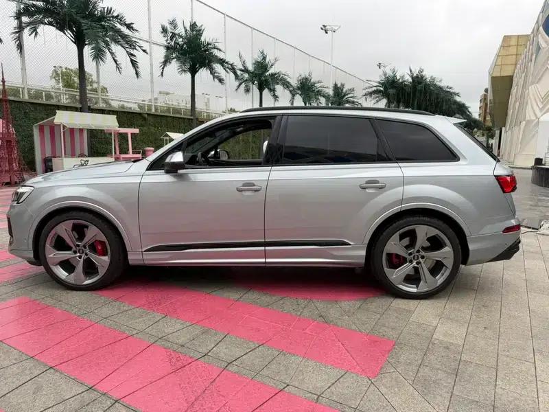 Audi SQ7 2024 4.0 TFSI Dark Knight Edition — миниатюра 4