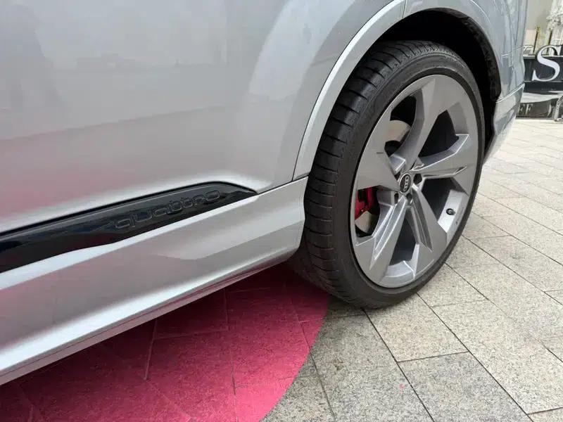 Audi SQ7 2024 4.0 TFSI Dark Knight Edition — миниатюра 7