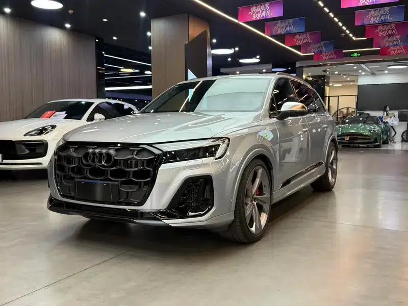 Audi SQ7 2024 4.0 TFSI Dark Knight Edition — миниатюра 1