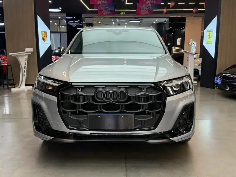 Audi SQ7 2024 4.0 TFSI Dark Knight Edition — миниатюра 2