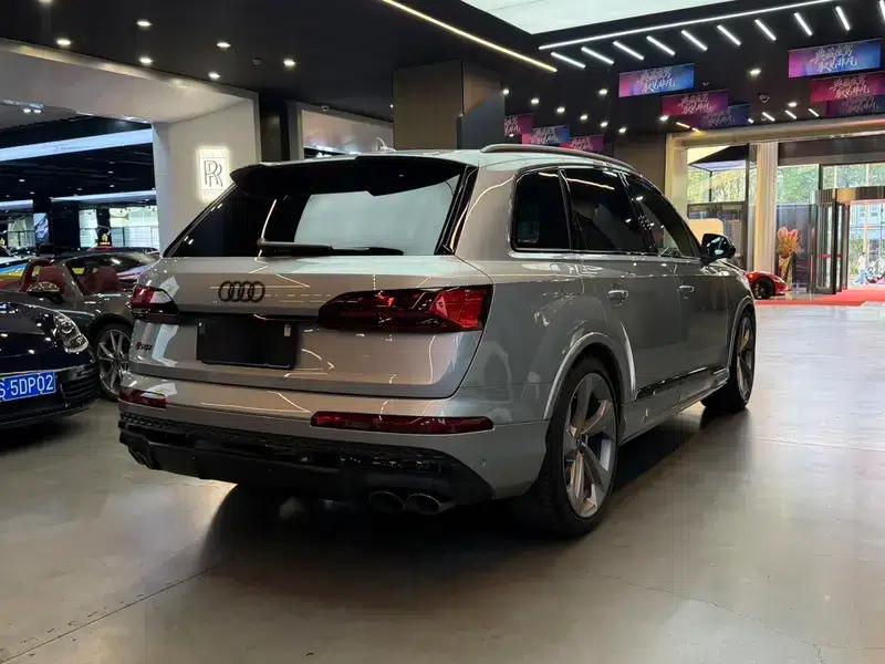 Audi SQ7 2024 4.0 TFSI Dark Knight Edition — миниатюра 6