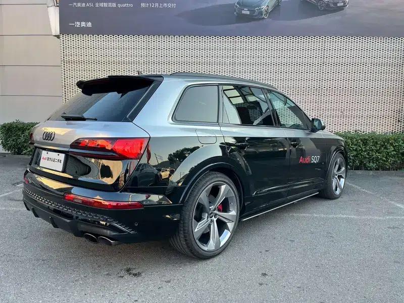 Audi SQ7 2024 4.0 TFSI — миниатюра 5