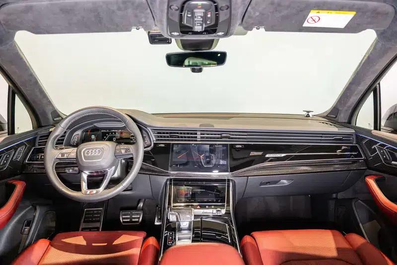 Audi SQ7 2024 4.0 TFSI Dark Knight Edition — миниатюра 15