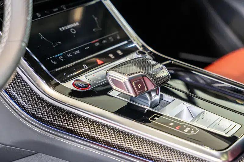 Audi SQ7 2024 4.0 TFSI Dark Knight Edition — миниатюра 16