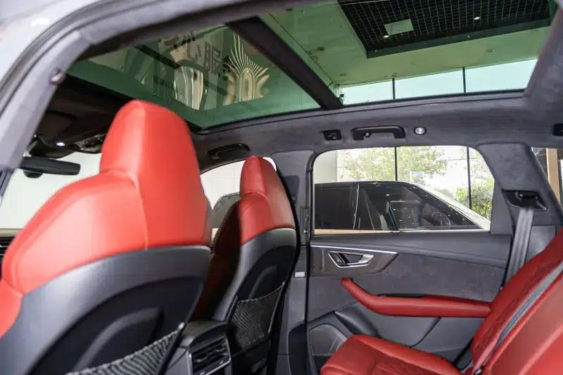 Audi SQ7 2024 4.0 TFSI Dark Knight Edition — миниатюра 22