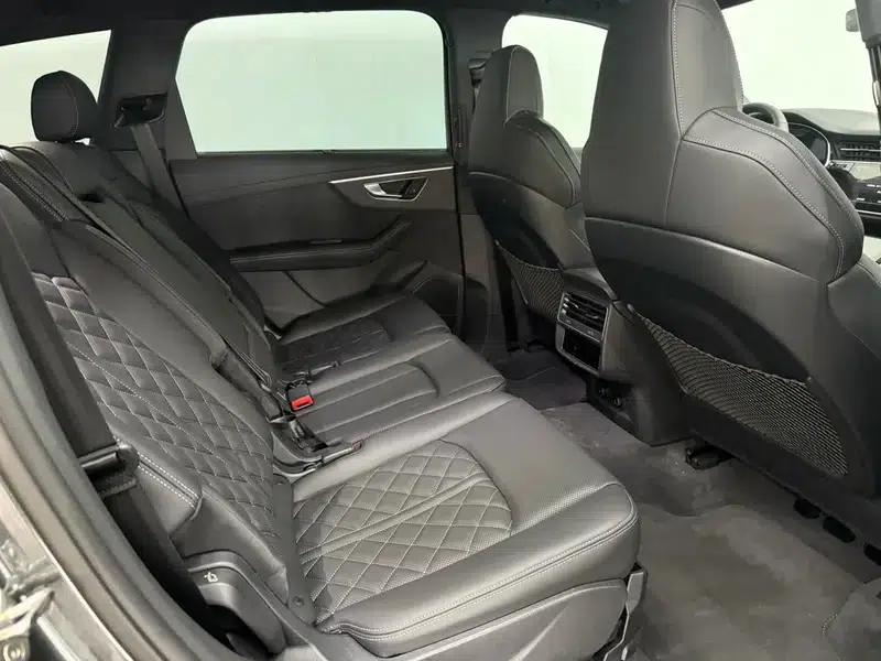 Audi SQ7 2024 4.0 TFSI — миниатюра 8