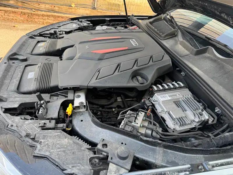 Audi SQ7 2024 4.0 TFSI — миниатюра 17