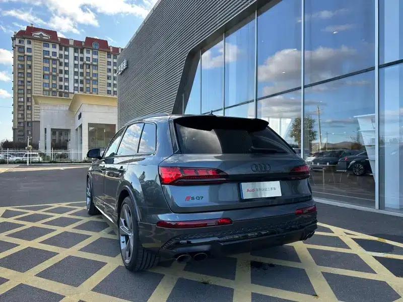 Audi SQ7 2024 4.0 TFSI — миниатюра 3