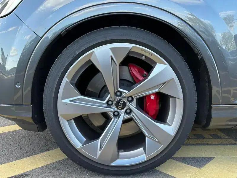 Audi SQ7 2024 4.0 TFSI — миниатюра 8