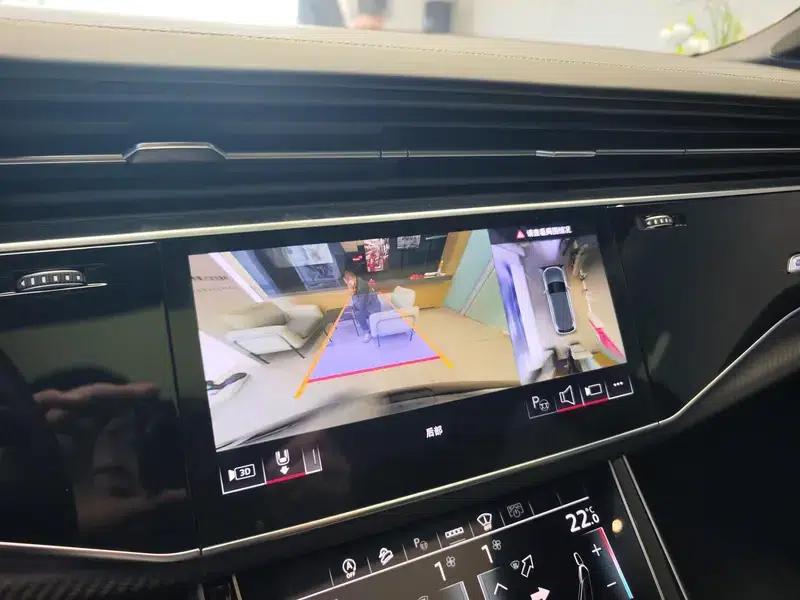 Audi SQ7 2024 4.0 TFSI — миниатюра 13