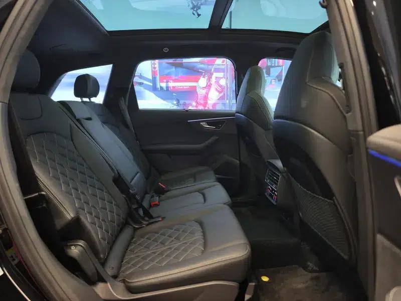 Audi SQ7 2024 4.0 TFSI — миниатюра 17