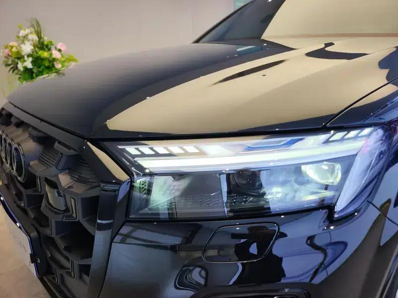 Audi SQ7 2024 4.0 TFSI — миниатюра 5