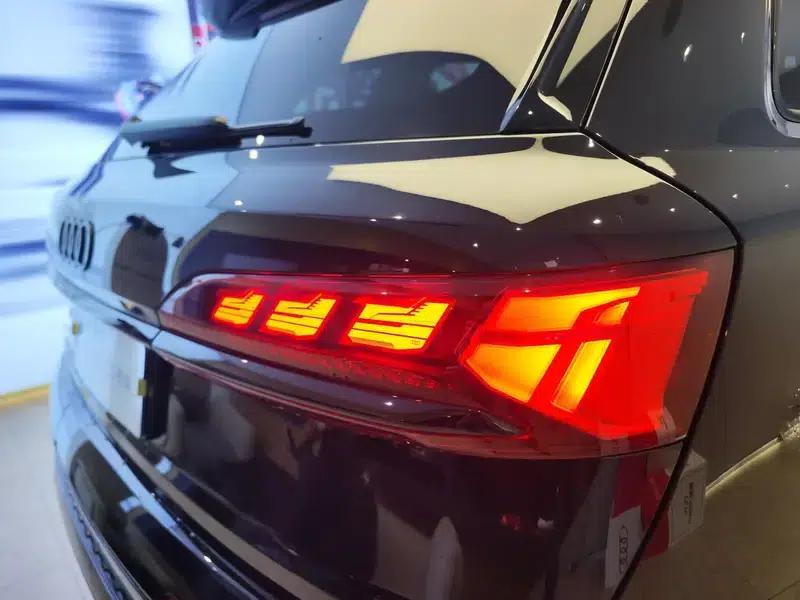 Audi SQ7 2024 4.0 TFSI — миниатюра 6