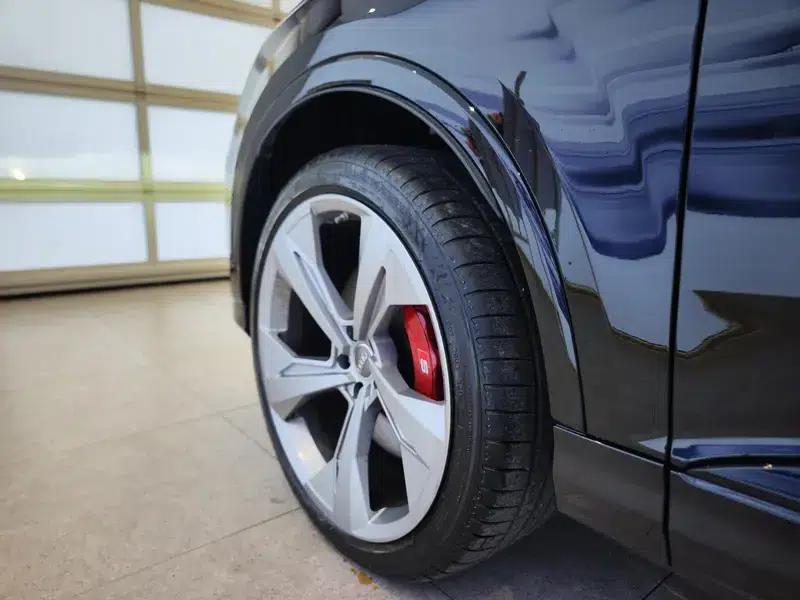Audi SQ7 2024 4.0 TFSI — миниатюра 8
