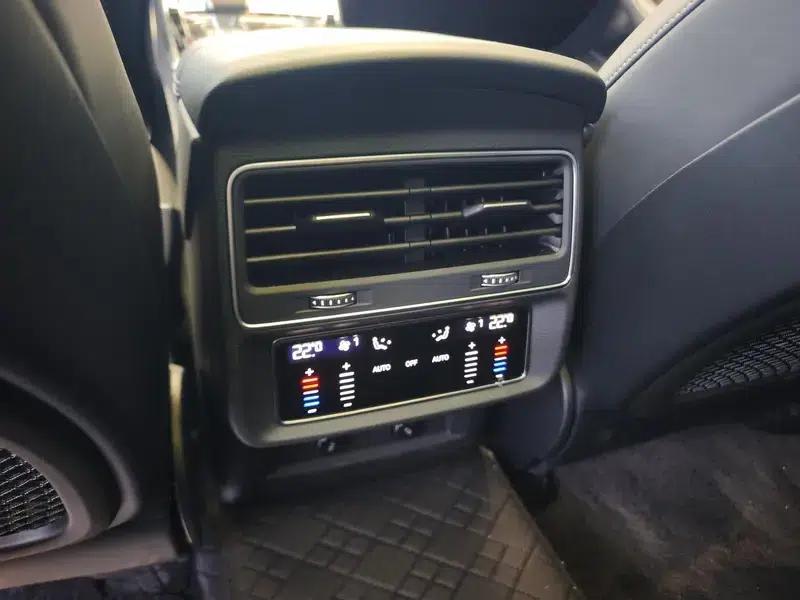 Audi SQ7 2024 4.0 TFSI — миниатюра 10
