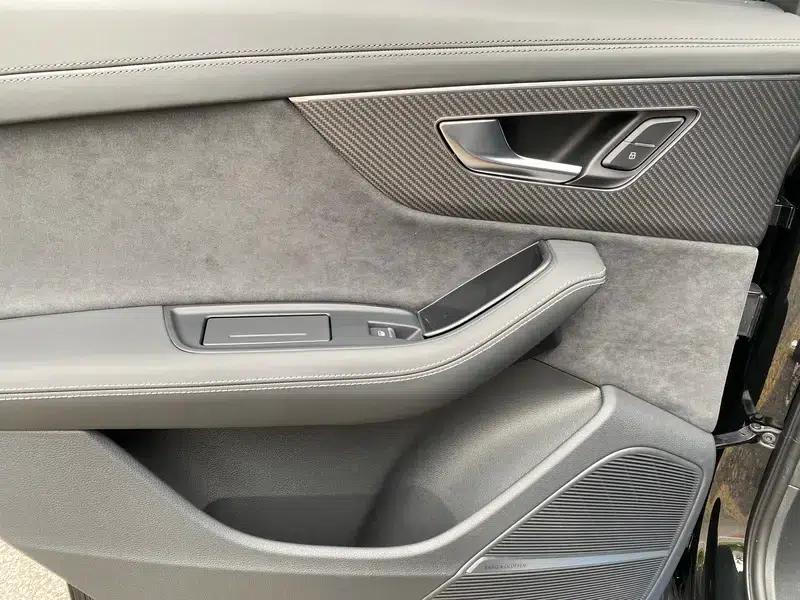 Audi SQ7 2024 4.0 TFSI — миниатюра 7