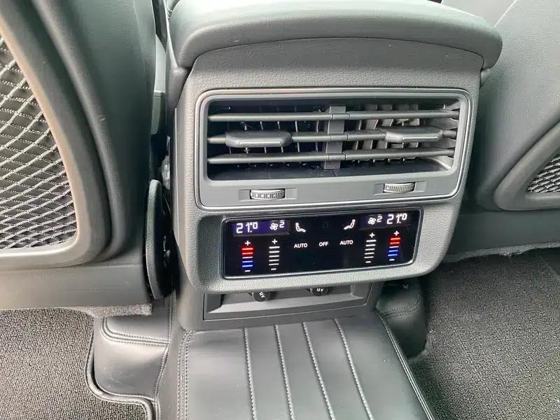 Audi SQ7 2024 4.0 TFSI — миниатюра 10