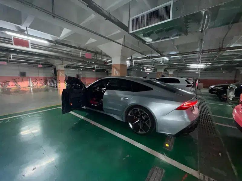 2024 Audi RS 7 RS 7 4.0T Sportback Performance — миниатюра 5