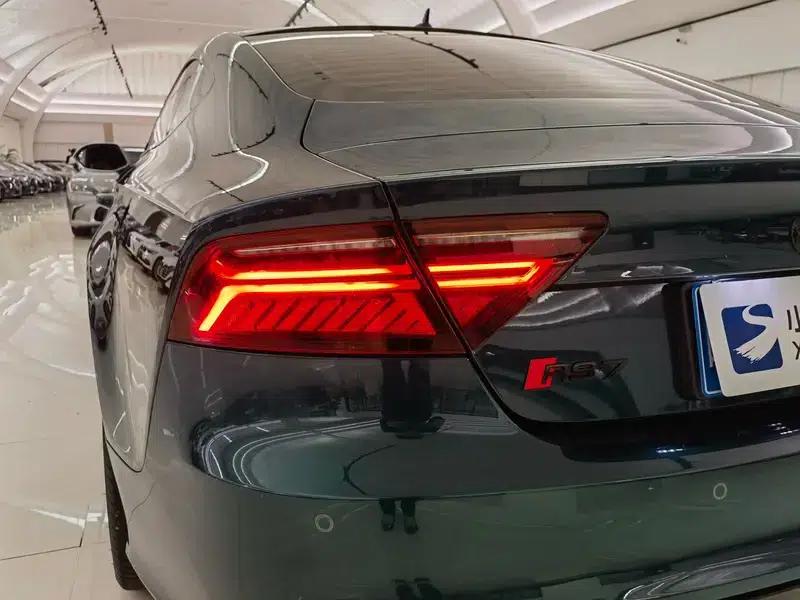 2016 Audi RS 7 RS 7 4.0T Sportback — миниатюра 6