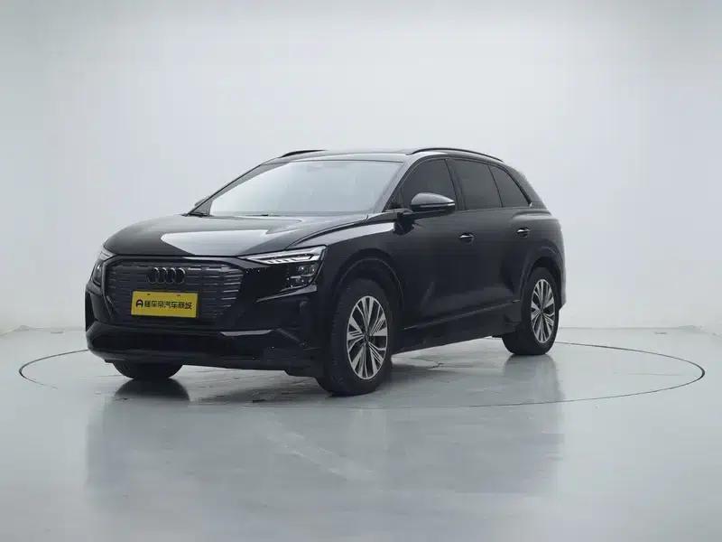 Audi Q5 e-tron 2023 Model 40 e-tron Shining Edition Mecha Set — миниатюра 1