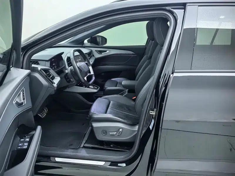 Audi Q5 e-tron 2023 Model 40 e-tron Shining Edition Mecha Set — миниатюра 19