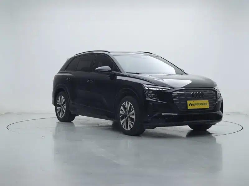 Audi Q5 e-tron 2023 Model 40 e-tron Shining Edition Mecha Set — миниатюра 3