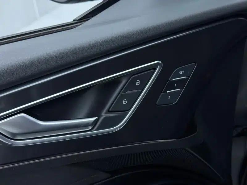 Audi Q5 e-tron 2022 Model 40 e-tron Starry Sky Edition Mech Suit Sun Chaser Edition — миниатюра 11