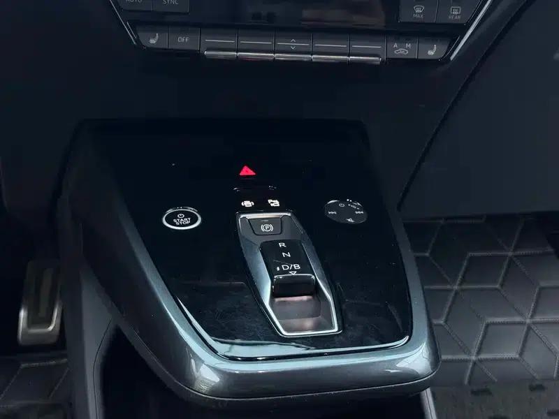 Audi Q5 e-tron 2022 Model 40 e-tron Starry Sky Edition Mech Suit Sun Chaser Edition — миниатюра 18