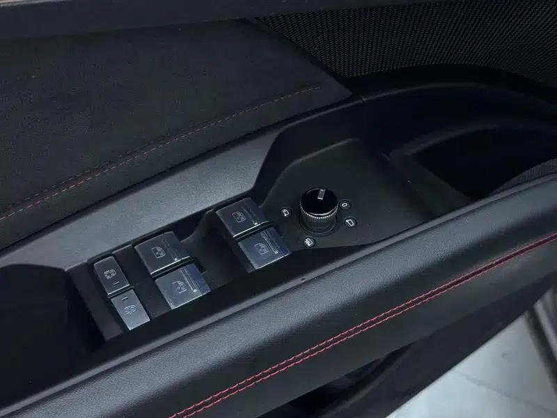 Audi Q5 e-tron 2022 Model 40 e-tron Starry Sky Edition Mech Suit Sun Chaser Edition — миниатюра 23