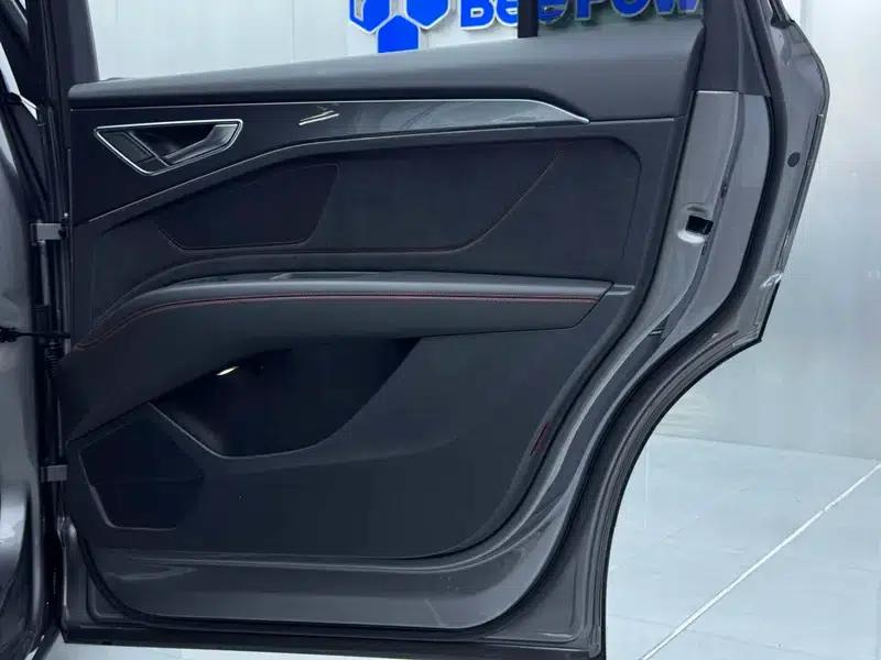 Audi Q5 e-tron 2022 Model 40 e-tron Starry Sky Edition Mech Suit Sun Chaser Edition — миниатюра 27