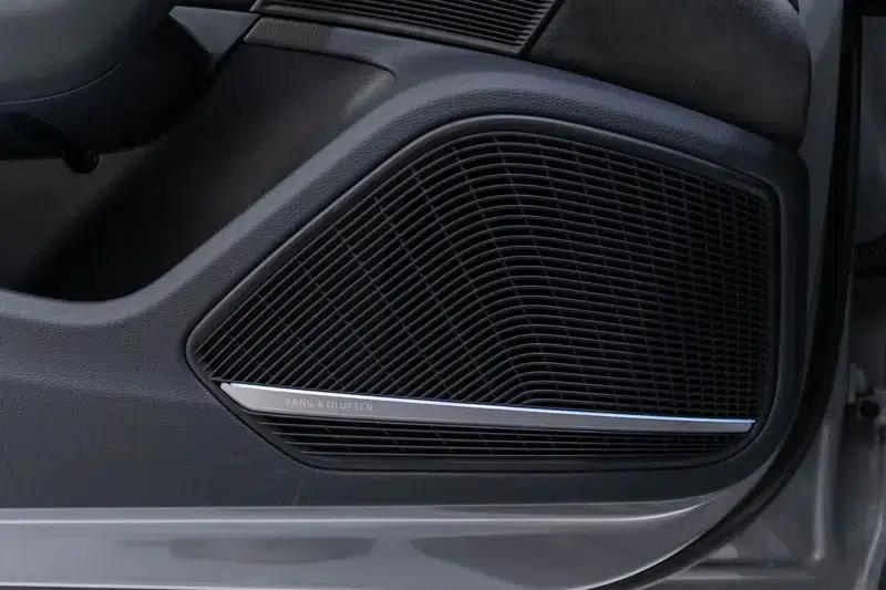 2022 Audi RS 4 RS4 2.9T Avant Dark Gold Edition — миниатюра 9