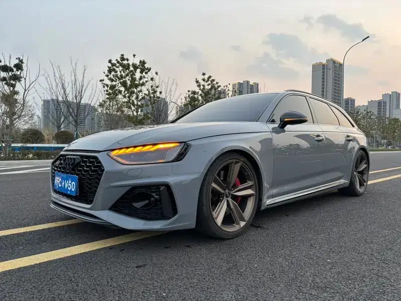 2022 Audi RS 4 RS4 2.9T Avant Dark Gold Edition — миниатюра 1