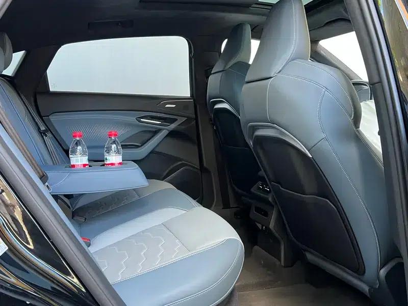 Audi Q6L Sportback e-tron 2026 First Edition — миниатюра 13