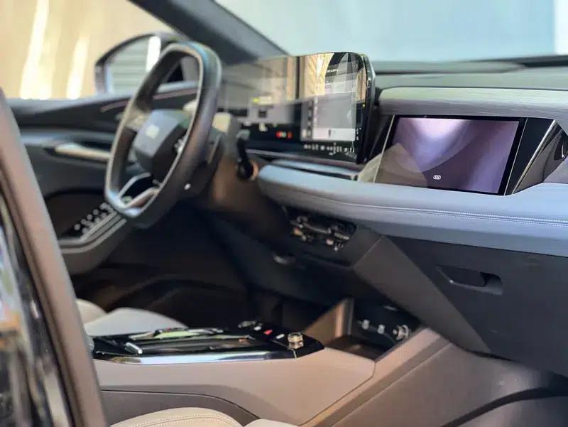 Audi Q6L Sportback e-tron 2026 First Edition — миниатюра 7