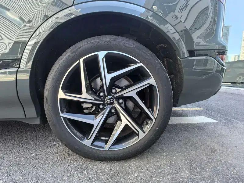 Audi Q6L Sportback e-tron 2026 First Edition — миниатюра 6