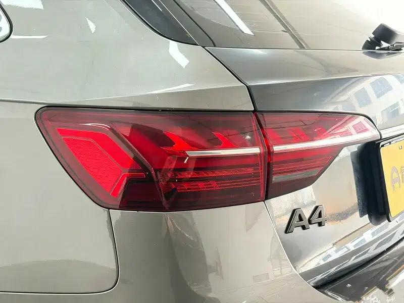 2021 Audi A4 (Imported) Avant 40 TFSI Fashionable Elegant Model — миниатюра 13
