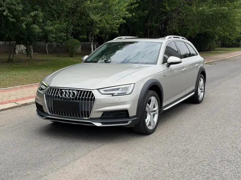 Audi A4 (Imported) 2017 45 TFSI allroad quattro Fashion Edition — миниатюра 1