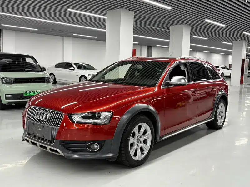 2013 Audi A4 (Imported) 40 TFSI allroad quattro Luxury — миниатюра 1