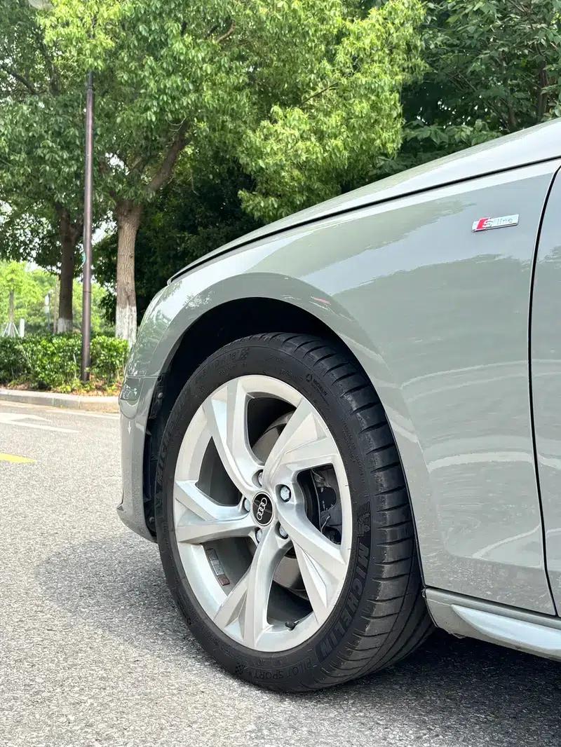 2021 Audi A4 (Imported) Avant 40 TFSI Fashionable Elegant Model — миниатюра 4