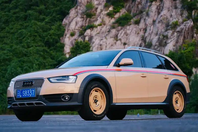 2014 Audi A4 (Imported) 40 TFSI allroad quattro plus version — миниатюра 1