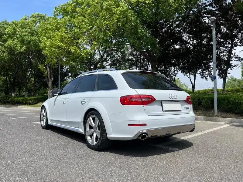 2014 Audi A4 (Imported) 40 TFSI allroad quattro plus version — миниатюра 4