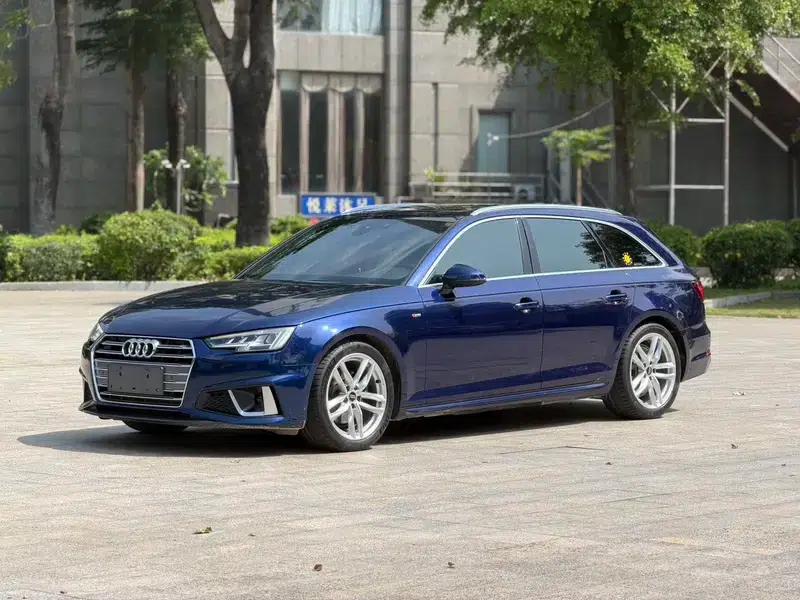 2019 Audi A4 (Imported) Avant 40 TFSI Luxury Dynamic — миниатюра 1