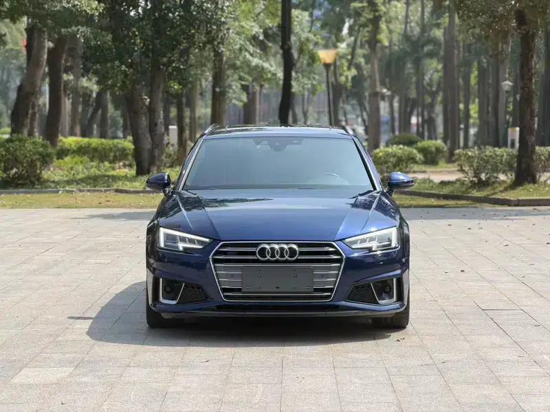 2019 Audi A4 (Imported) Avant 40 TFSI Luxury Dynamic — миниатюра 2