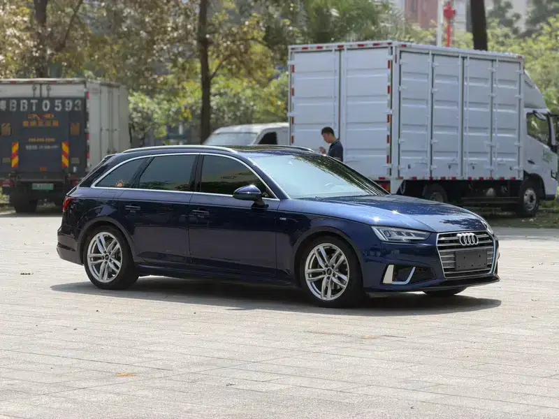 2019 Audi A4 (Imported) Avant 40 TFSI Luxury Dynamic — миниатюра 3