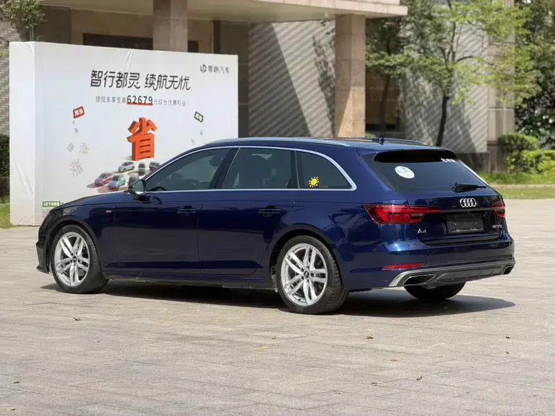 2019 Audi A4 (Imported) Avant 40 TFSI Luxury Dynamic — миниатюра 4
