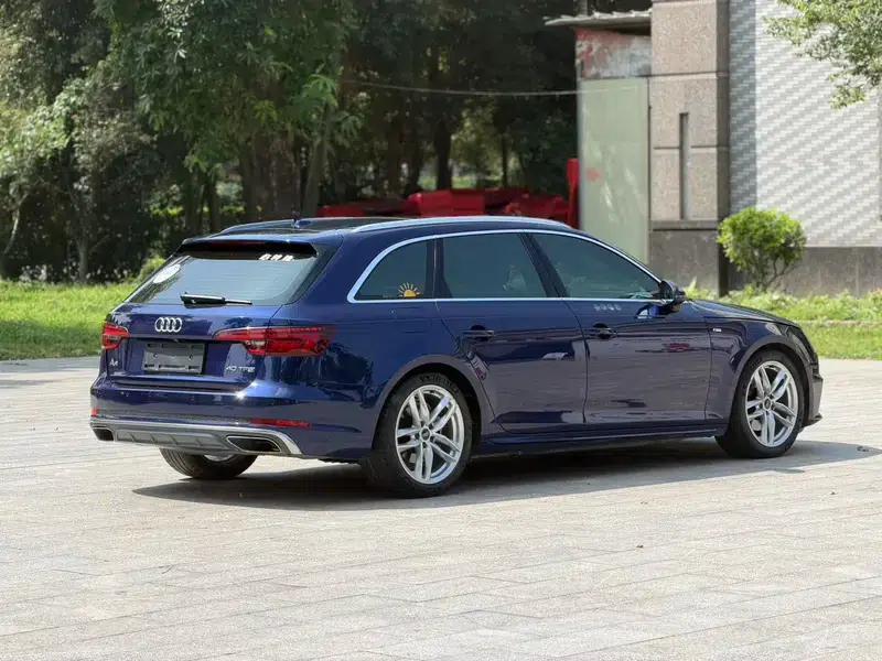 2019 Audi A4 (Imported) Avant 40 TFSI Luxury Dynamic — миниатюра 6