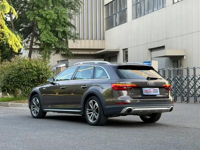 2017 Audi A4 (Imported) 45 TFSI allroad quattro Sport — миниатюра 4